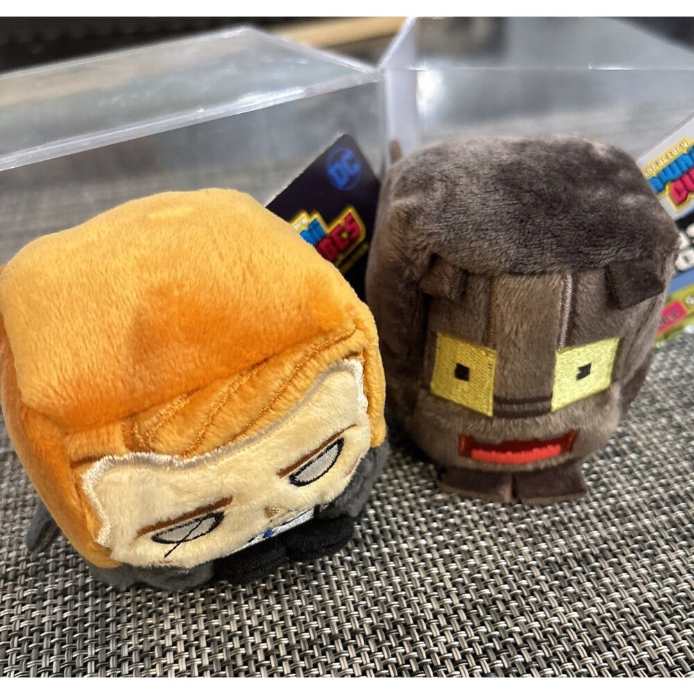 LOT 2 KAWAII CUBES 2" Plush Gotham James Gordon & Crossy Road Scaredy Cat + Box